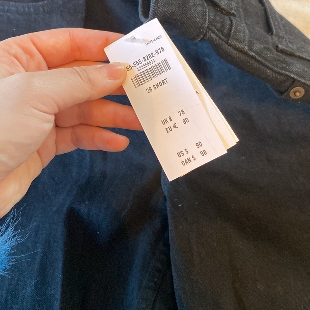 NWT A&F The 90s Straight Ultra High Rise Curve Love black sz 26/2 Short - Picture 7 of 7